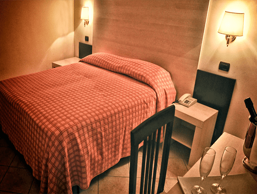 camera-matrimoniale-2-hotel-dei-pini-fiuggi2 (1)
